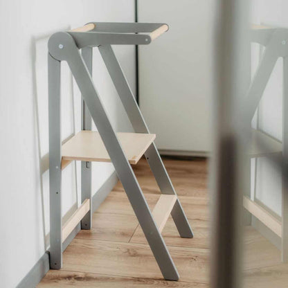Faltbarer Montessori Lernturm in Grau aus Holz