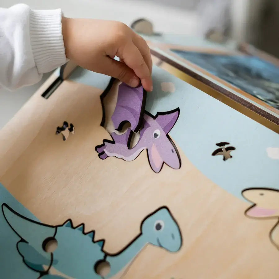 Activity Board Dino mit leuchtenden Elementen
