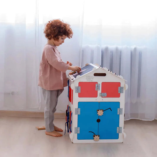 Motorikhaus Activity Board in Weiß von Busykids aus Holz