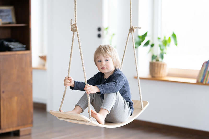 Swingboard aus Holz von leg & go zum Balancieren und Schaukeln