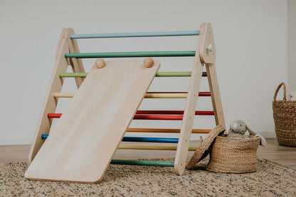Rampe für Pikler Dreieck als Rutsche im Kinderzimmer