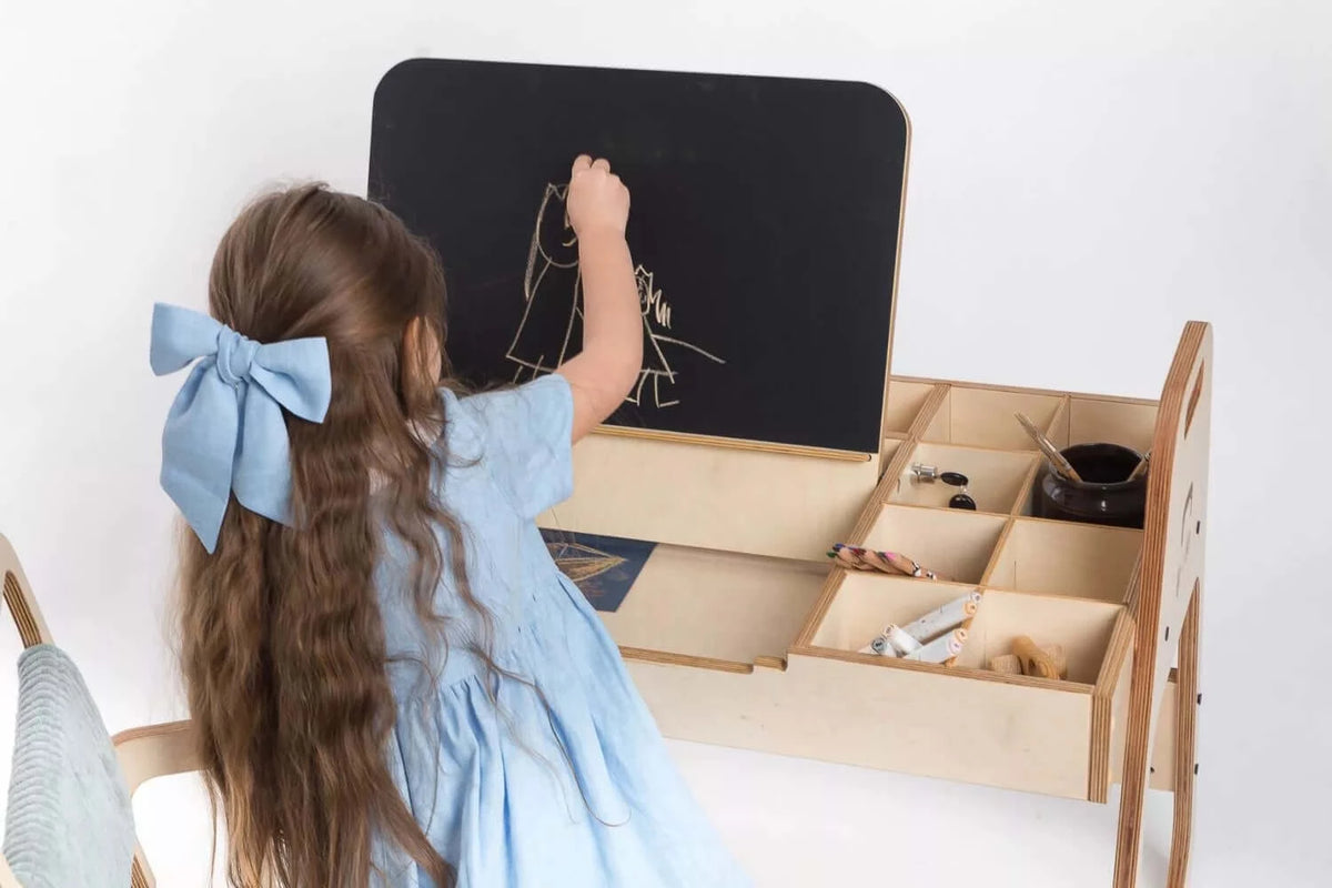 Montessori Kinderschreibtisch mit Stuhl Leni für Kinder