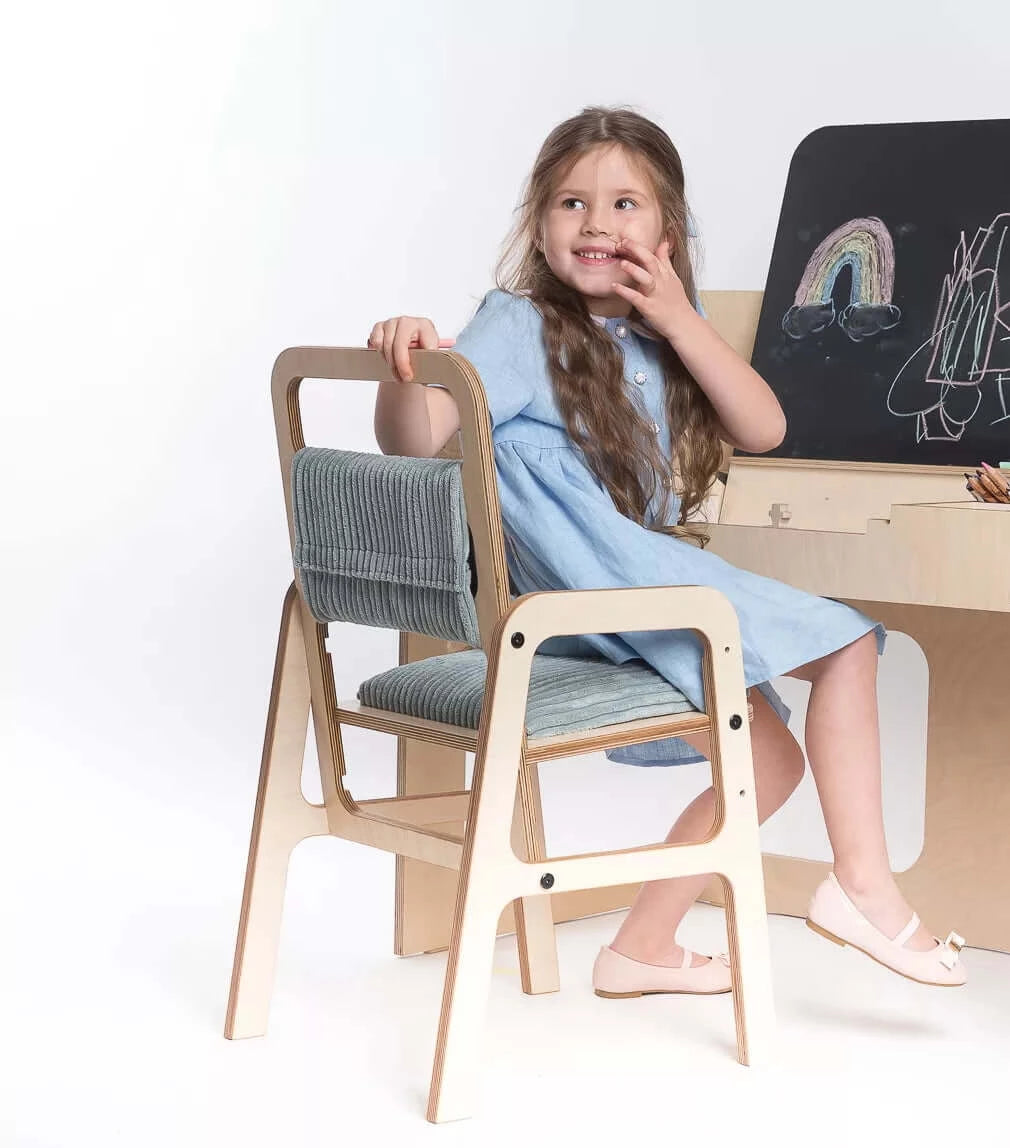 Montessori Stuhl Ina von luu.la aus Holz für Kinder