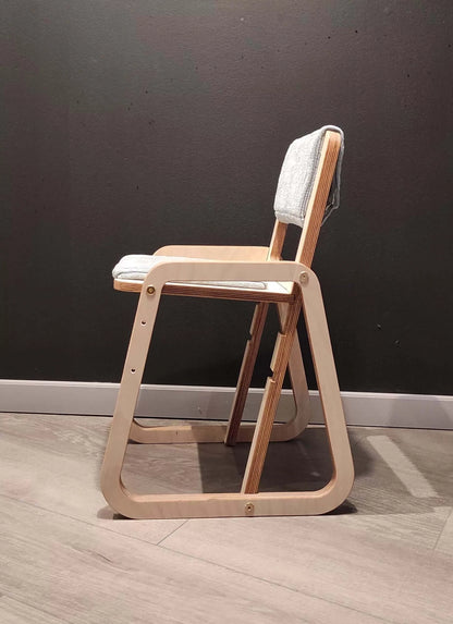 Montessori Stuhl Leni aus Holz von luu.la