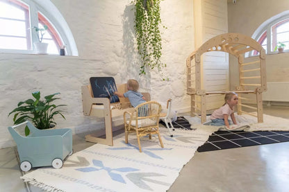 Montessori Schreibtisch Ina für kleine Künstler