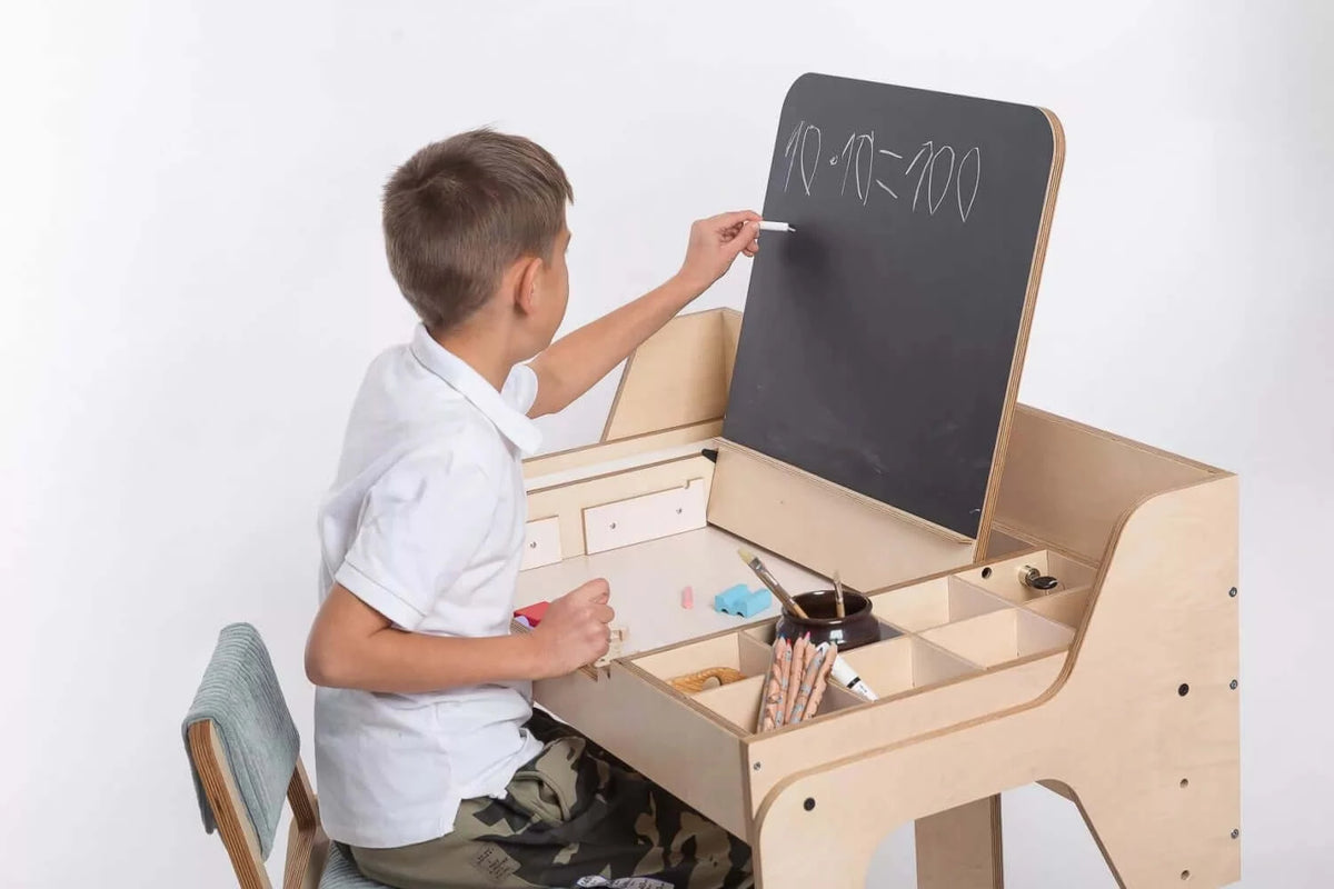 Montessori Maltisch Ina aus Holz von luu.la