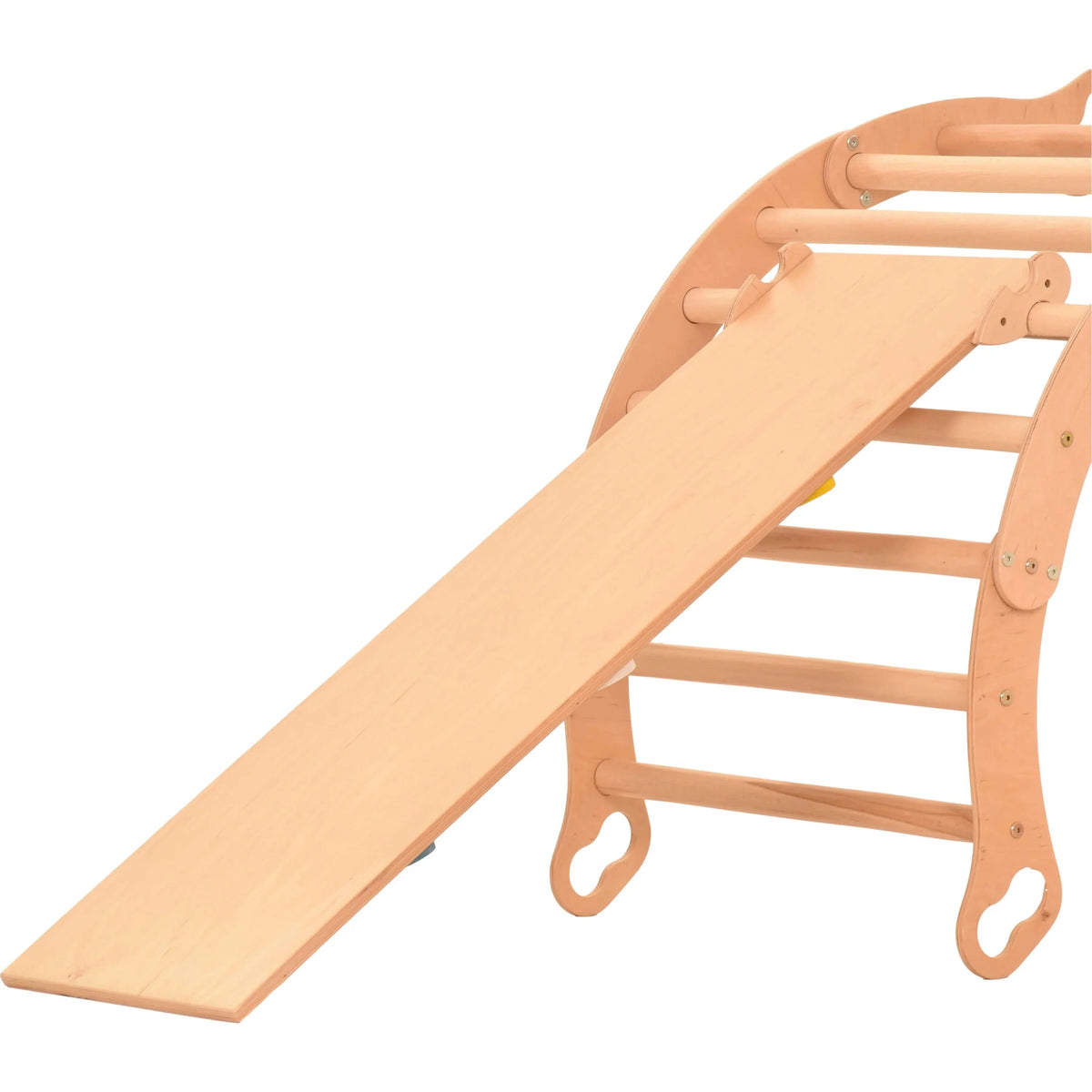 Halbmondgriffe des Rutschbretts als Kletterhilfe aus Holz
