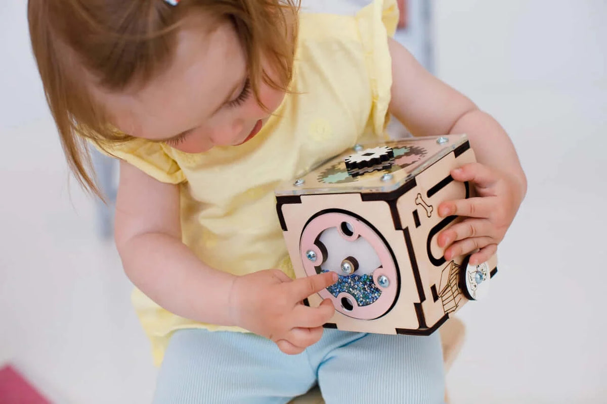 Motorikwürfel mit vielen Aktivitäten für Kinder