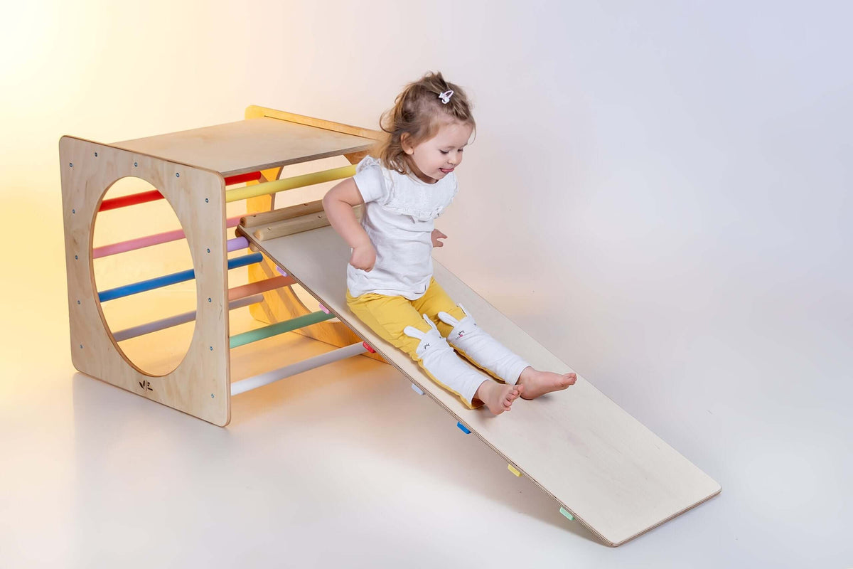 Kletterwürfel versch. Farben mit Rutsche, perfekt für Kinder ab 10 Monaten bis 5 Jahren zum Spielen und Klettern.