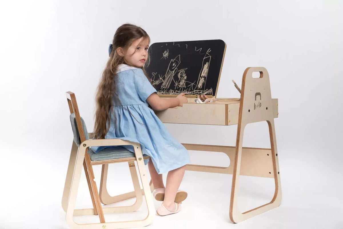 Montessori Lerntisch Leni für Kinder im Kinderzimmer