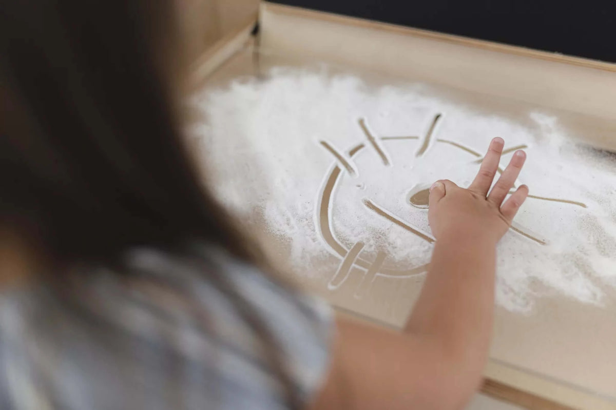 Montessori Lerntisch Leni mit Ablage und Stuhl
