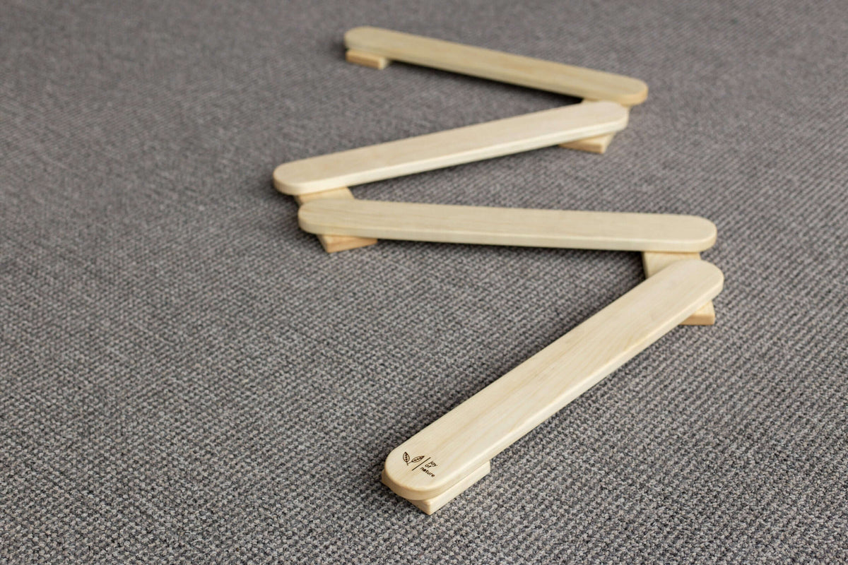 Balancierbalken aus Holz zum Balancieren und Spielen