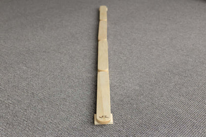 Schwebebalken aus Holz fördert Koordination und Körpergefühl