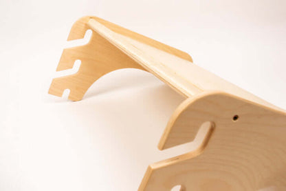 Tisch und Stuhl aus Holz für die leg & go Sprossenwand